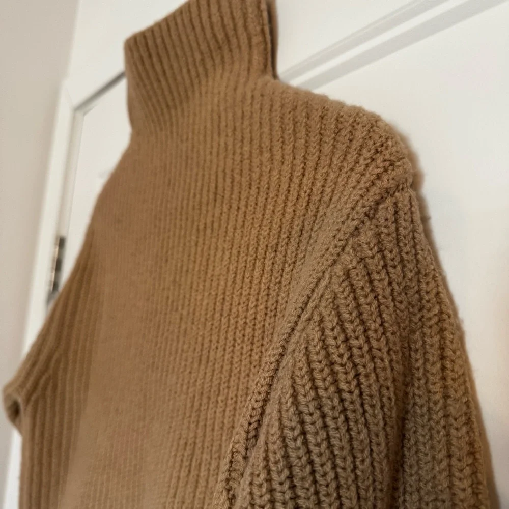 Aritzia Wilfred Montpellier Turtleneck Sweater 100% Merino Wool XS Beige/Caramel - Picture 7 of 11